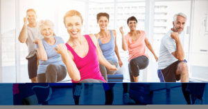 Grupo de pessoas em aula de fitness